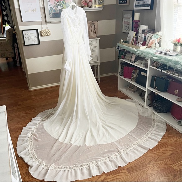 Vintage Victorian wedding gown dress with kleinerts inserts - Picture 5 of 17